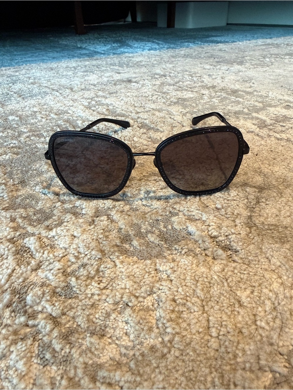 CHANEL Black Sunglasses with Dark Gradient Lenses - Picture 8 of 8